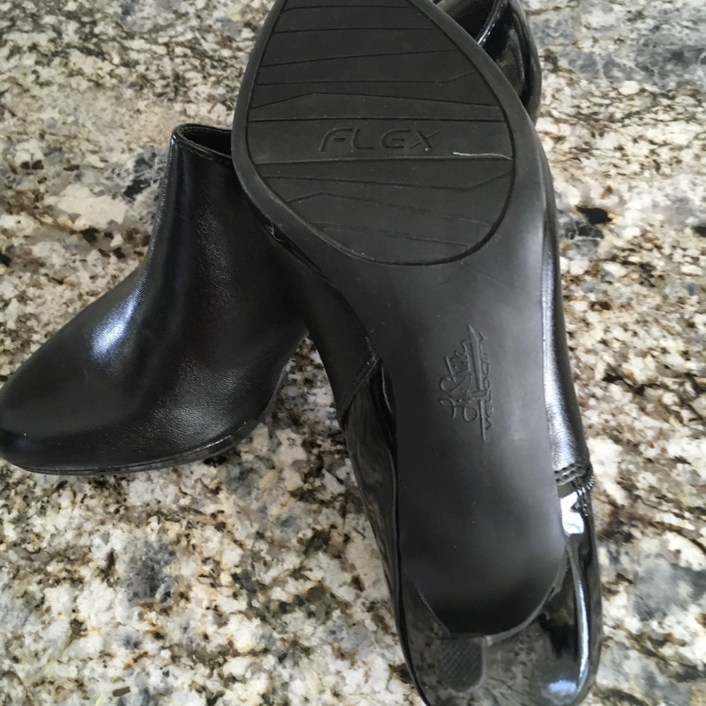 Booties - Picture 4 of 4